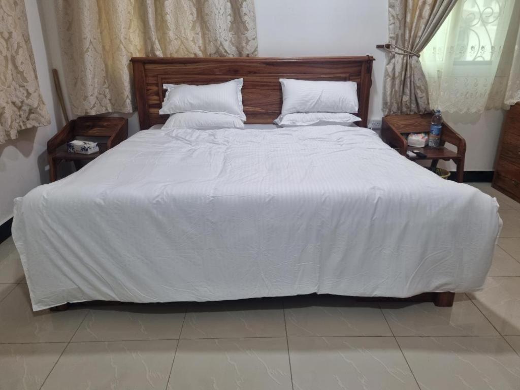 64 Zenj House Luxury Airport B&B Mbweni ภายนอก รูปภาพ