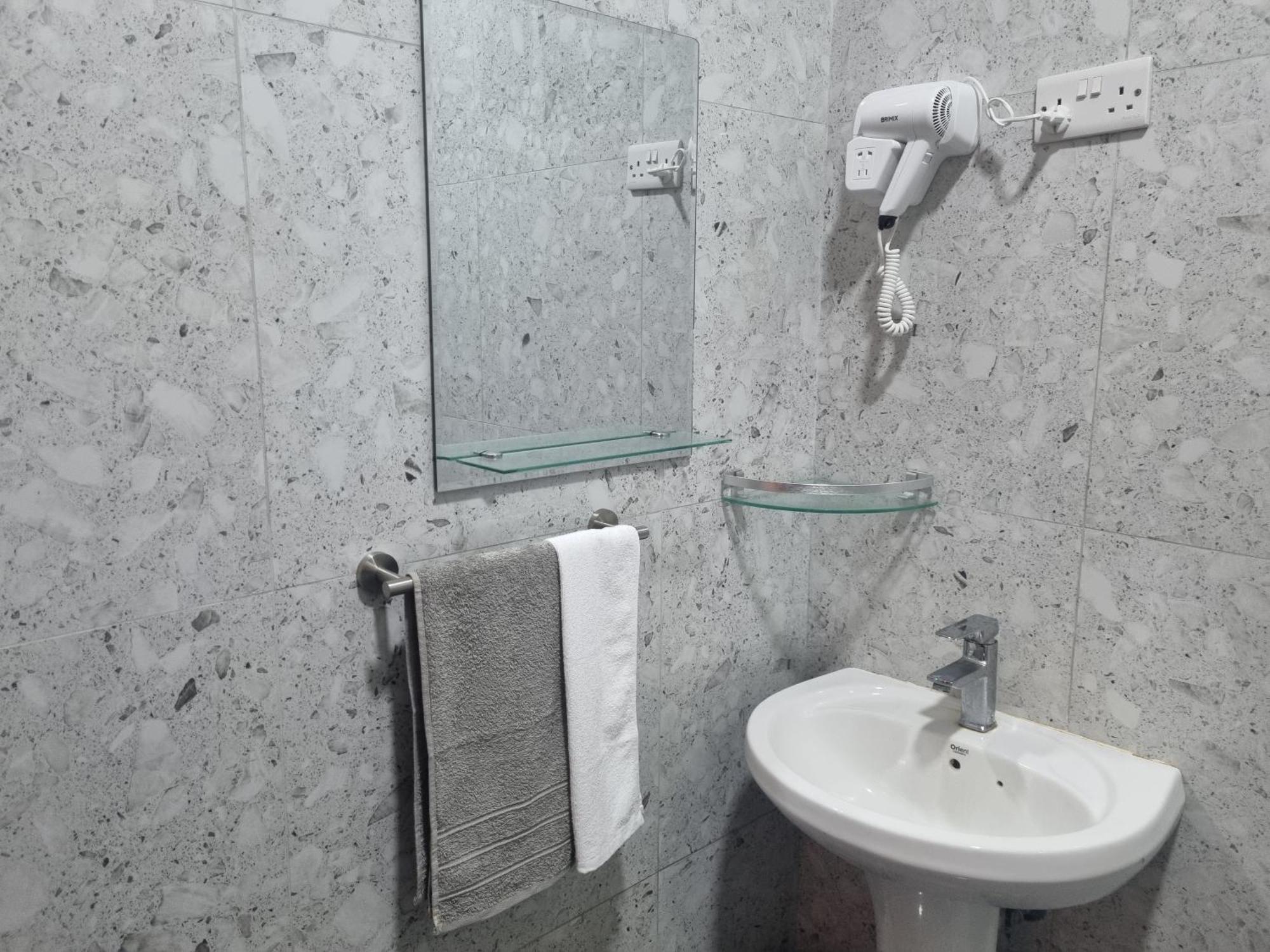 64 Zenj House Luxury Airport B&B Mbweni ภายนอก รูปภาพ