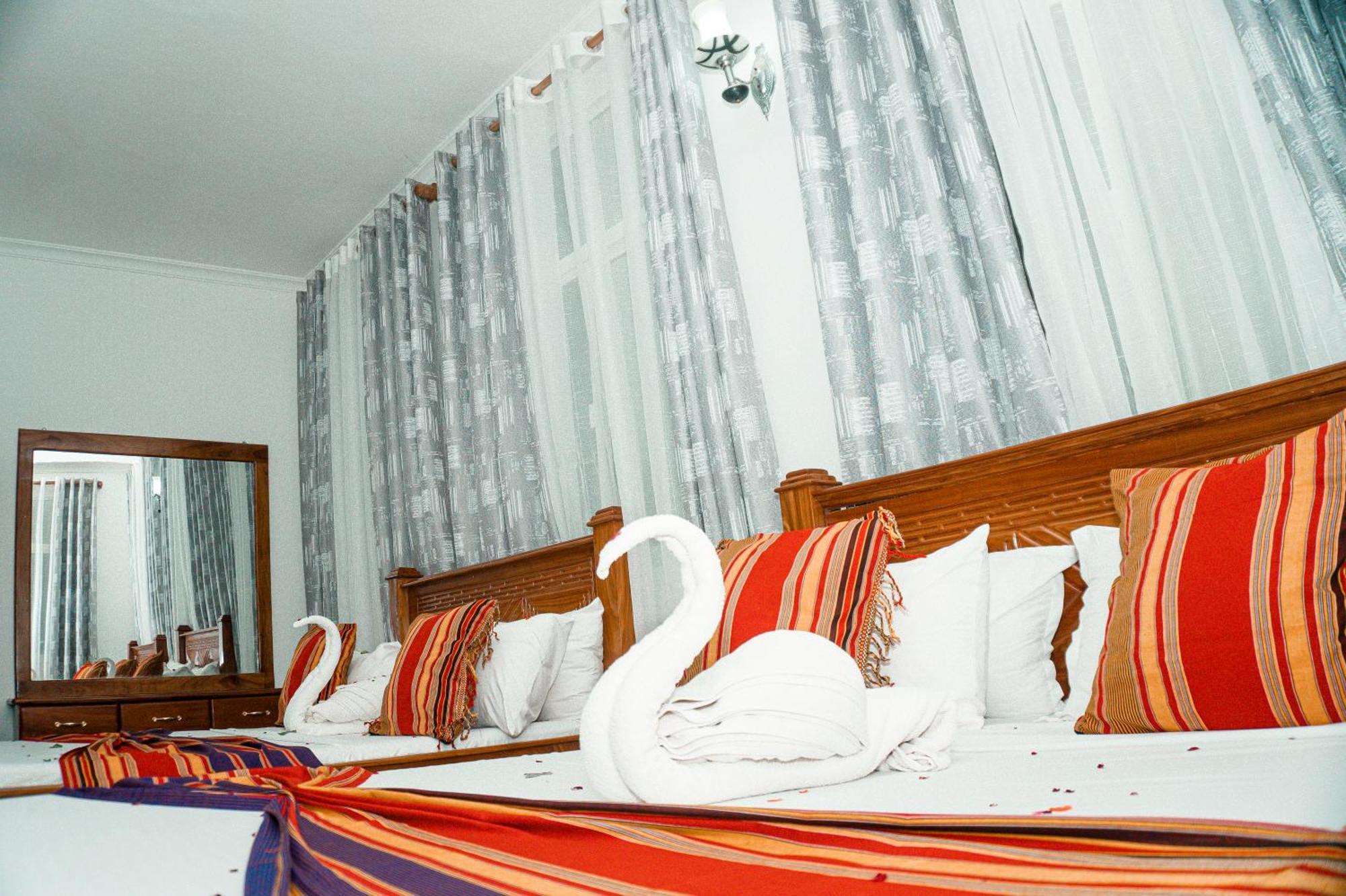 64 Zenj House Luxury Airport B&B Mbweni ภายนอก รูปภาพ