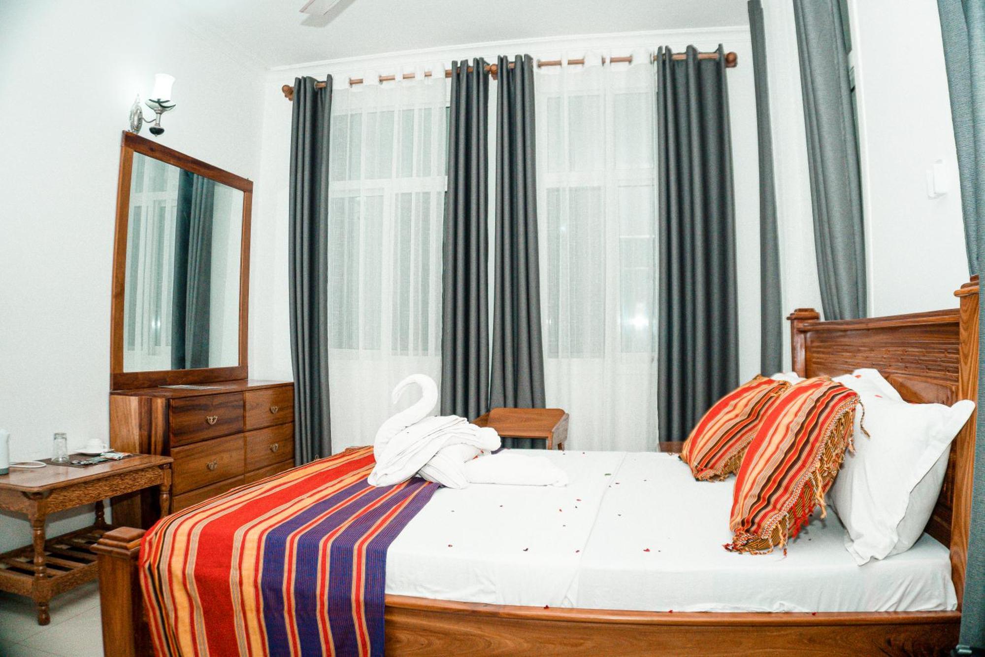 64 Zenj House Luxury Airport B&B Mbweni ภายนอก รูปภาพ