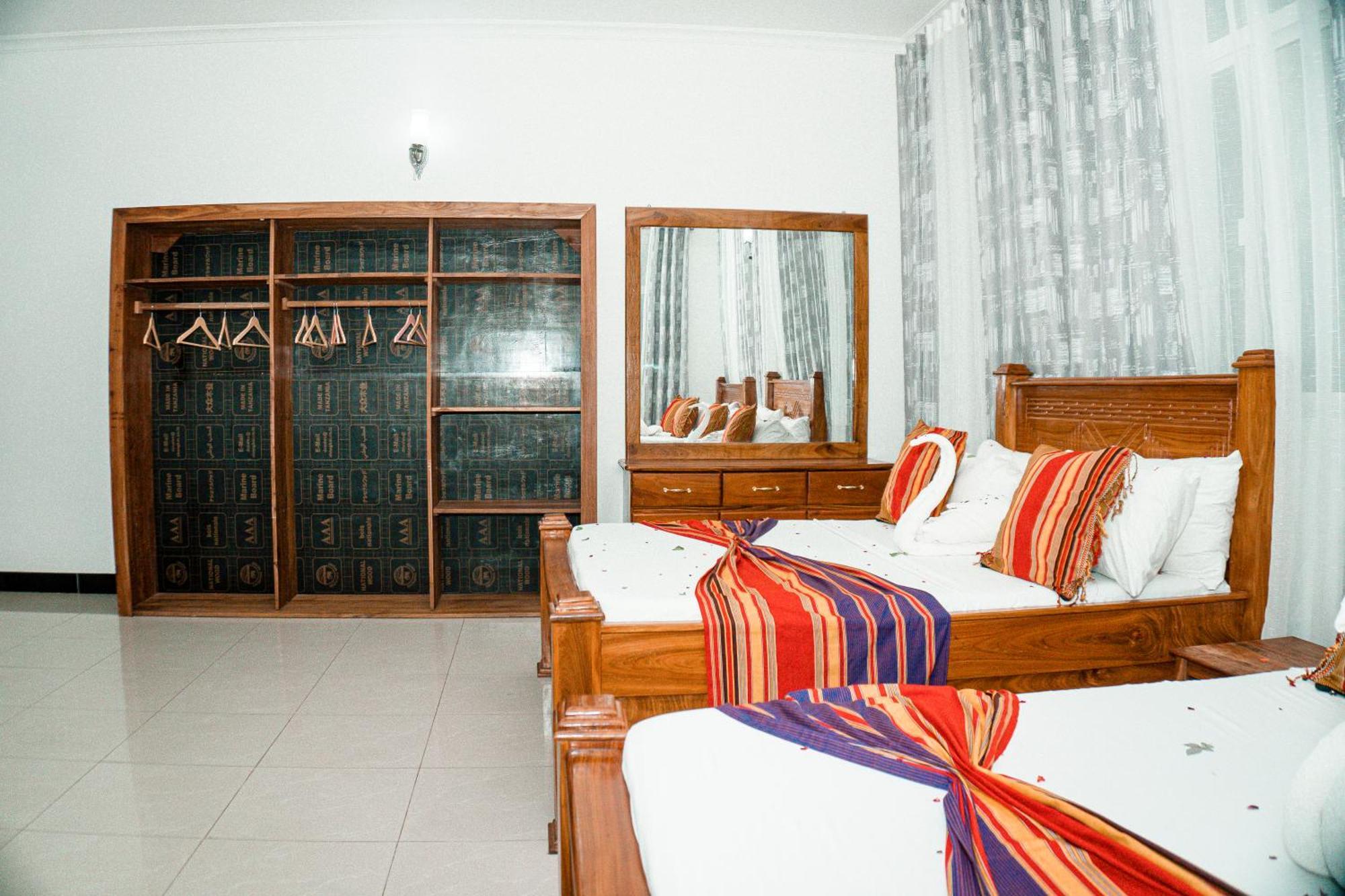 64 Zenj House Luxury Airport B&B Mbweni ภายนอก รูปภาพ