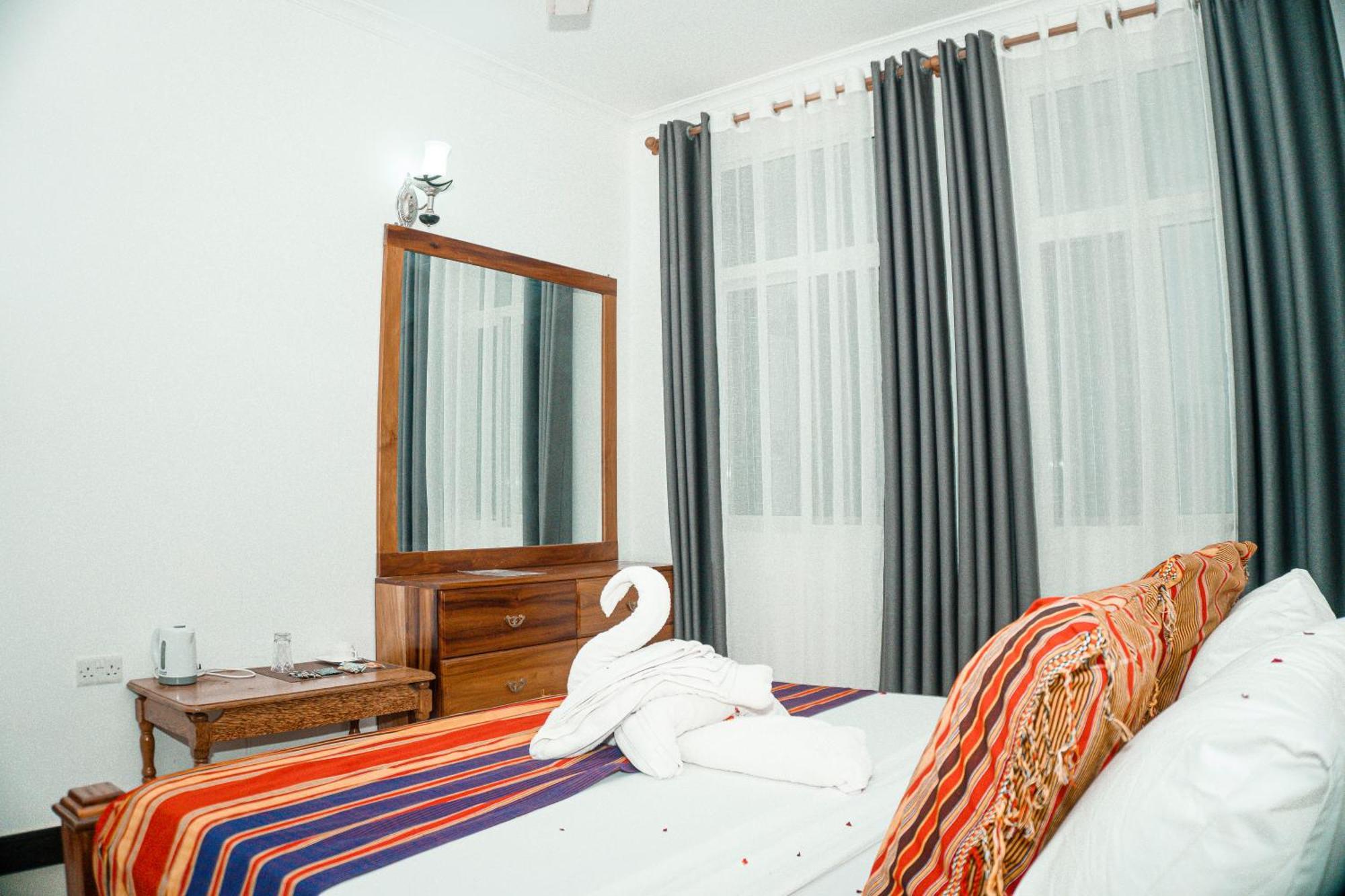 64 Zenj House Luxury Airport B&B Mbweni ภายนอก รูปภาพ